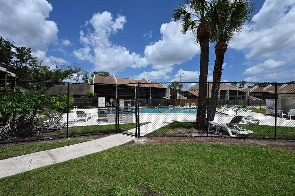 349 E Market Square - Photo 35