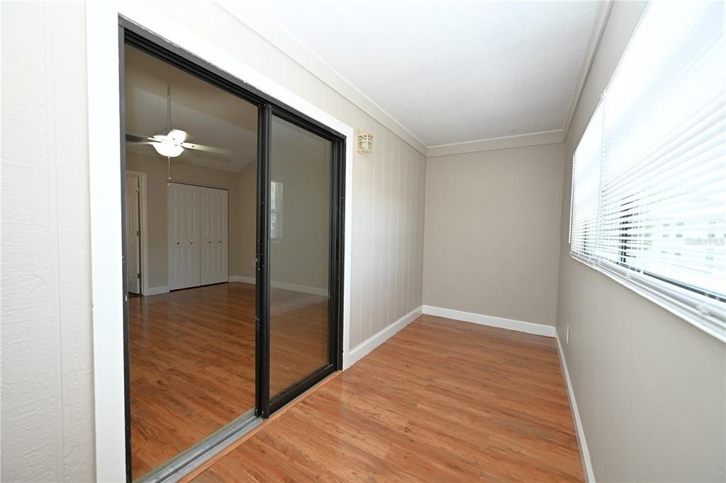 349 E Market Square - Photo 24