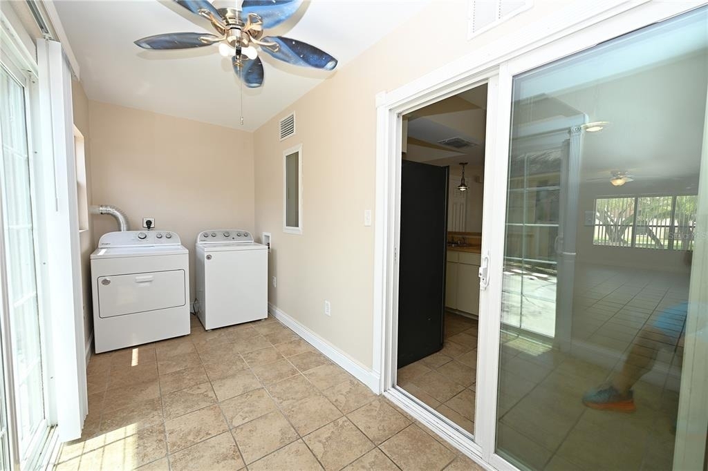 349 E Market Square - Photo 13