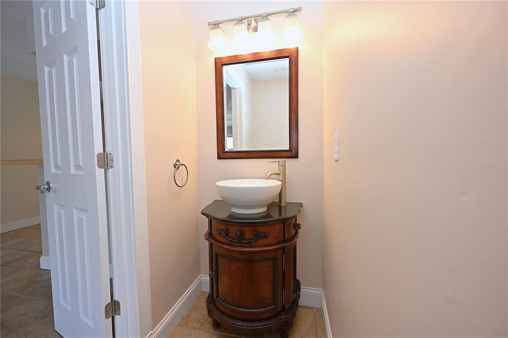349 E Market Square - Photo 17