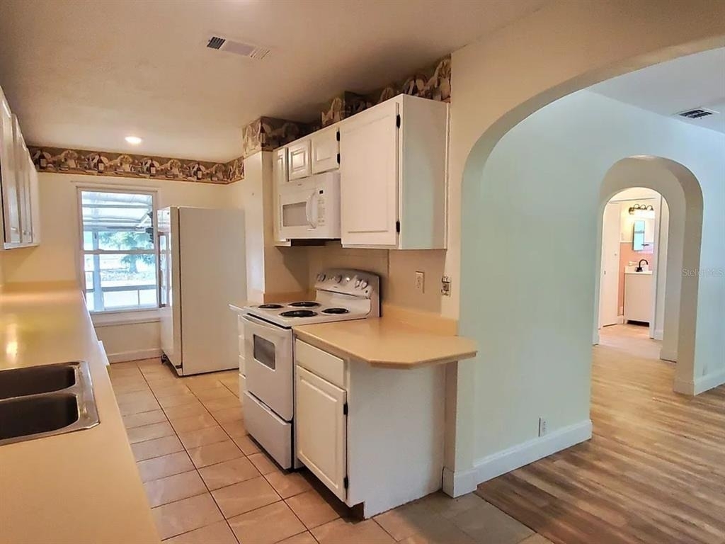 912 Lake Jessie Drive - Photo 6