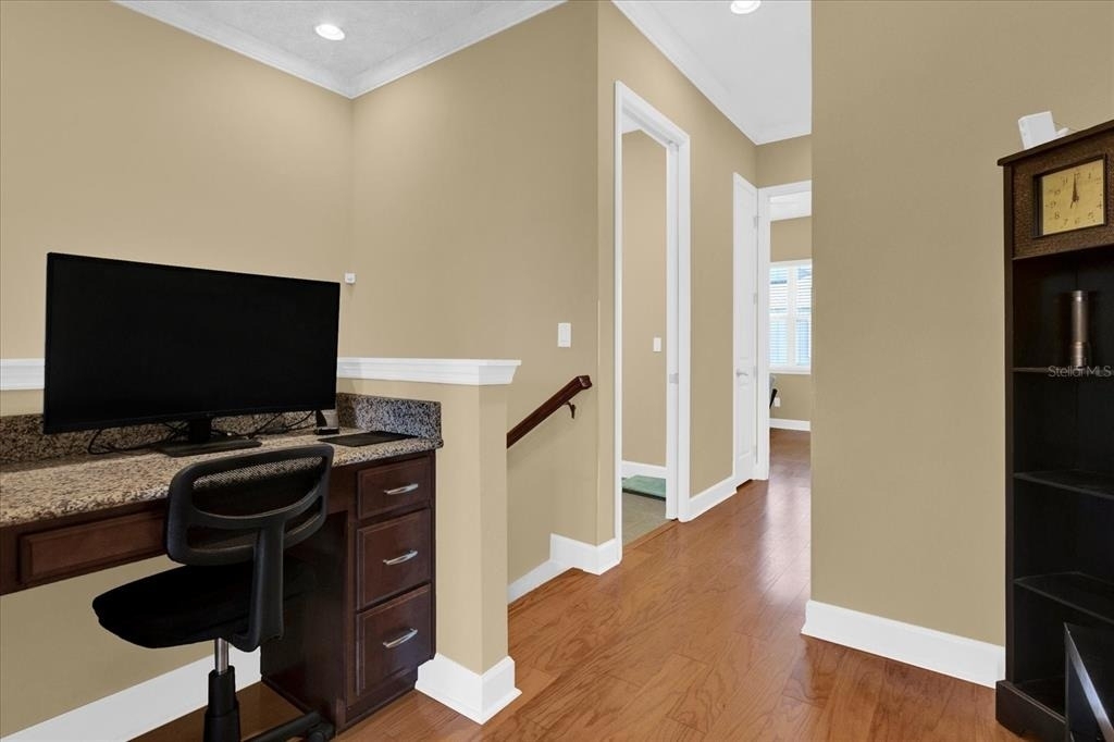 9219 Laureate Boulevard - Photo 9