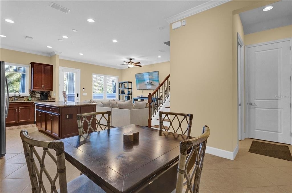 9219 Laureate Boulevard - Photo 6