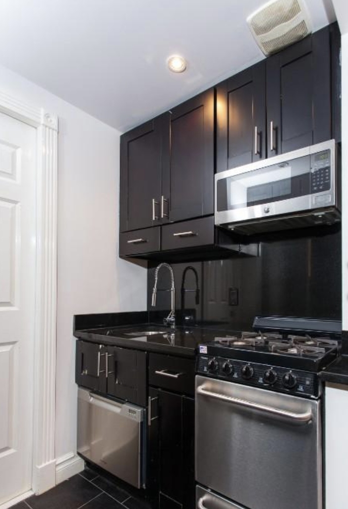 West 53rd Street - Photo 3