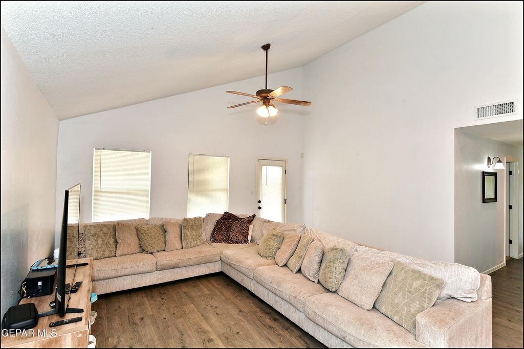 10937 Northview Drive - Photo 20