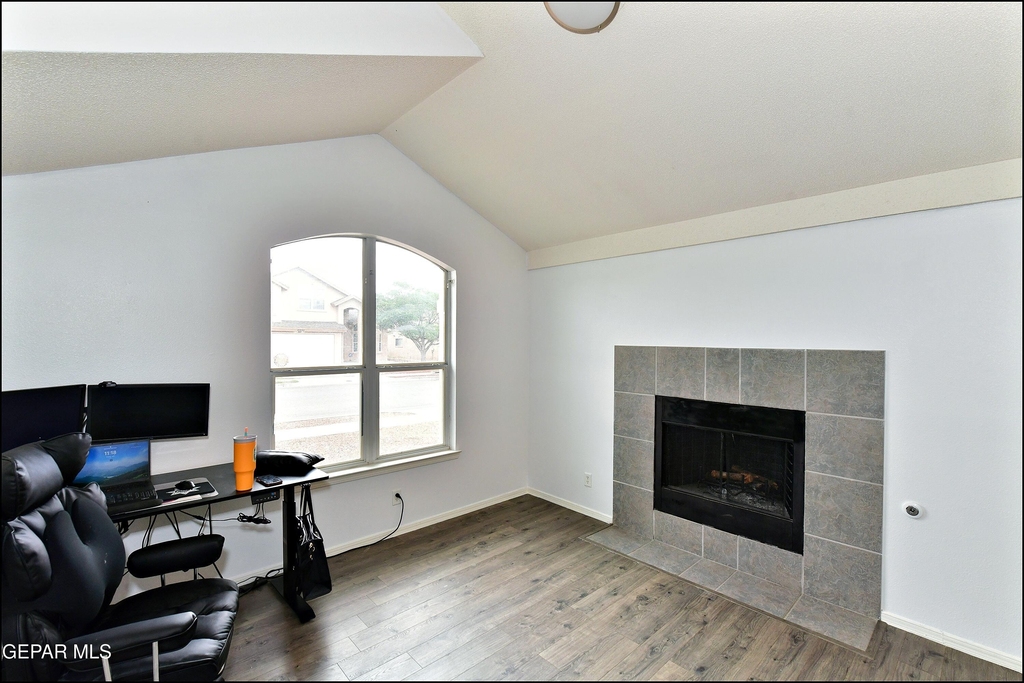 10937 Northview Drive - Photo 7