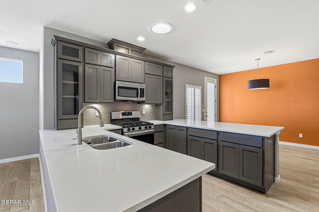 2025 William Caples Street - Photo 10