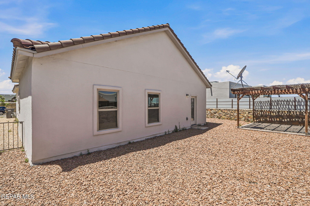 13659 Everingham Street - Photo 31