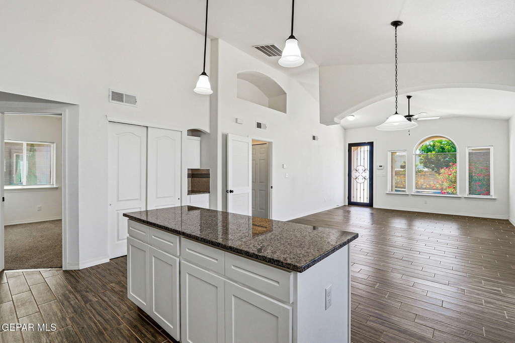 13659 Everingham Street - Photo 11