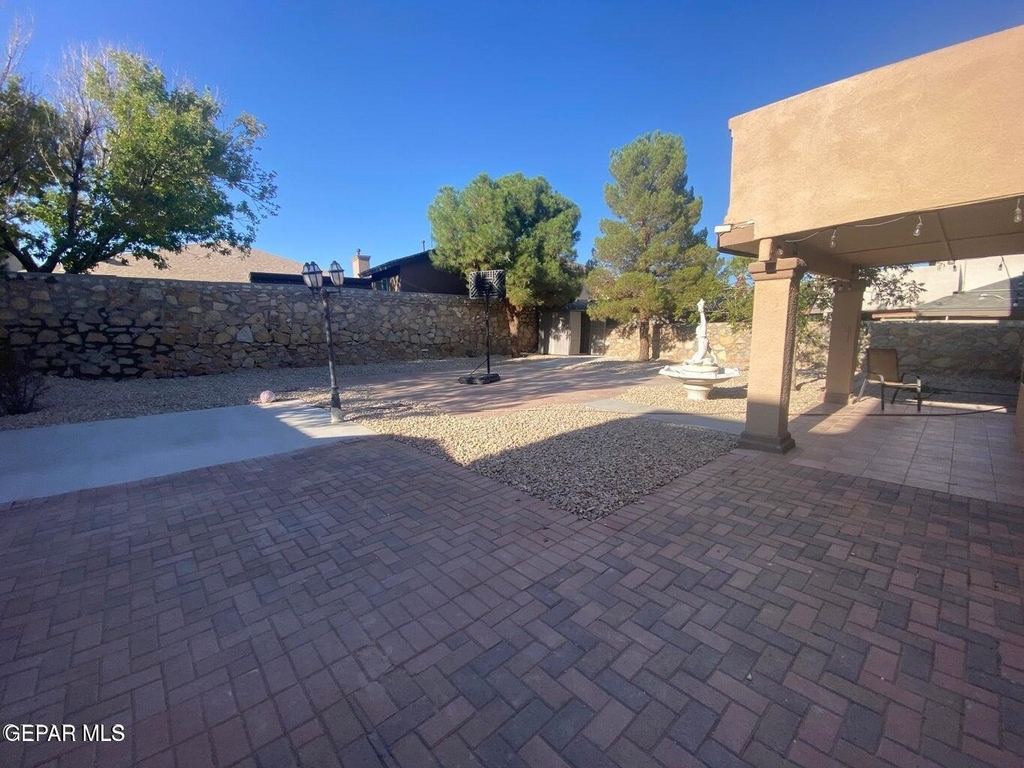 12521 Crystal Ridge Street - Photo 33