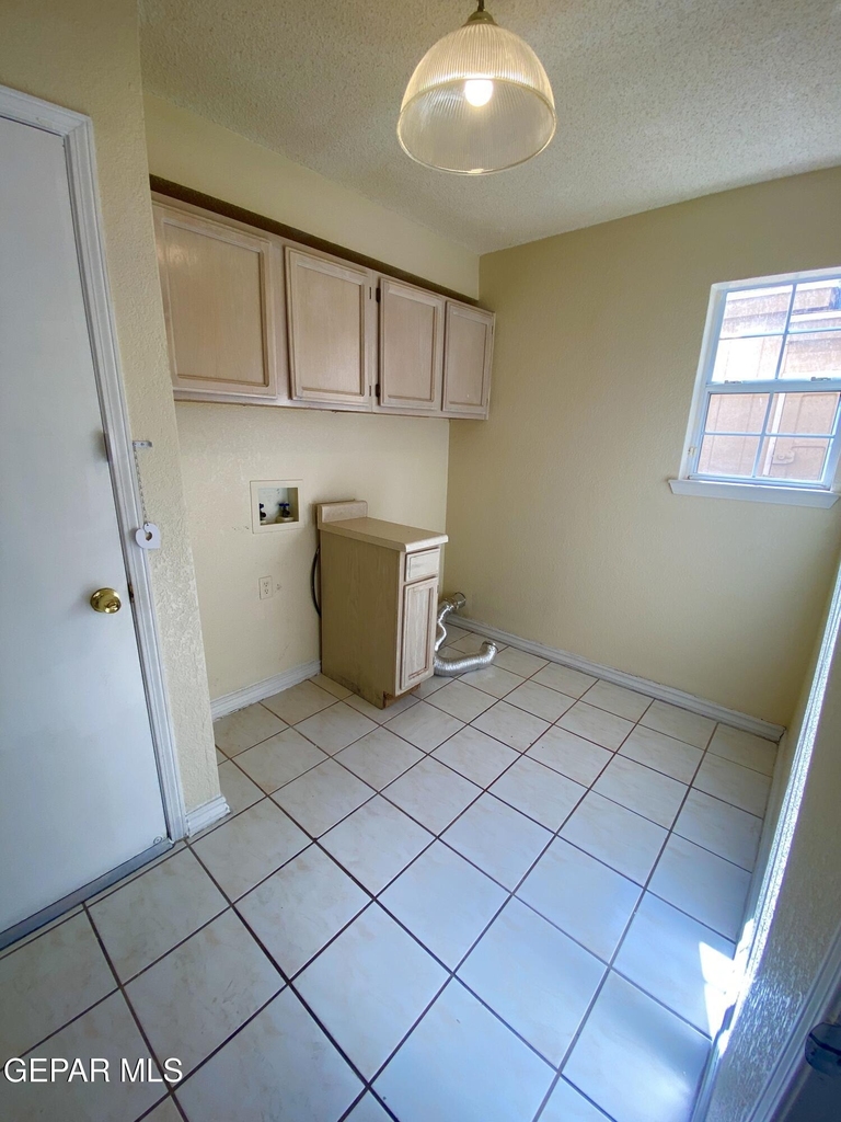 12521 Crystal Ridge Street - Photo 16