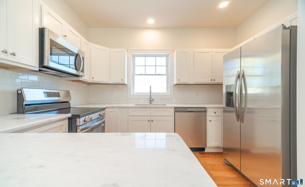 1154 Poquonnock Road - Photo 3