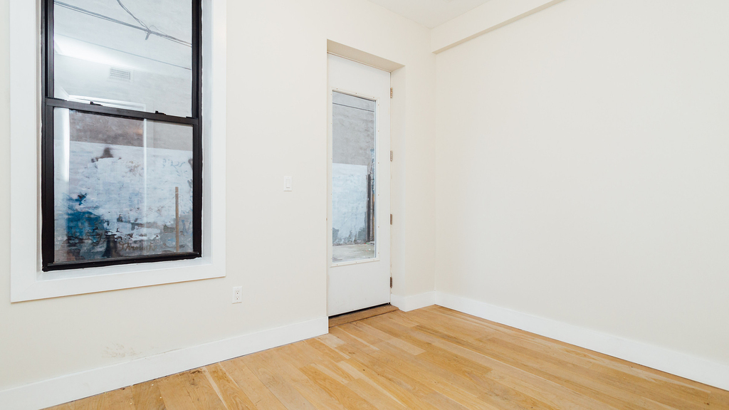 209 Malcolm X Boulevard - Photo 1