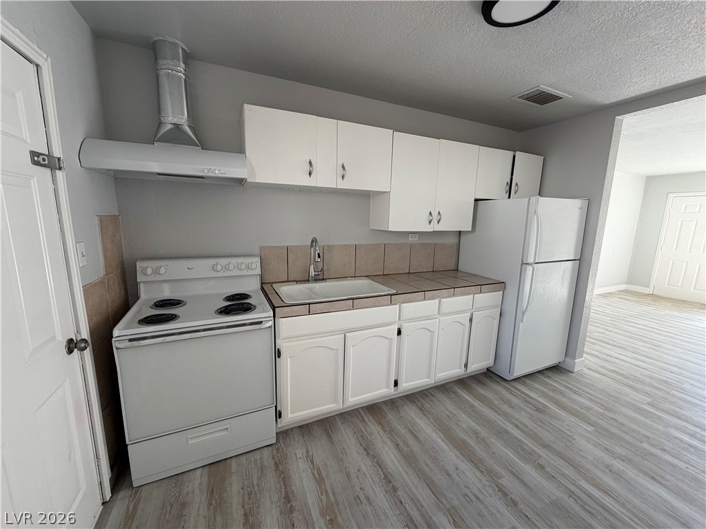 2111 Stewart Avenue - Photo 14