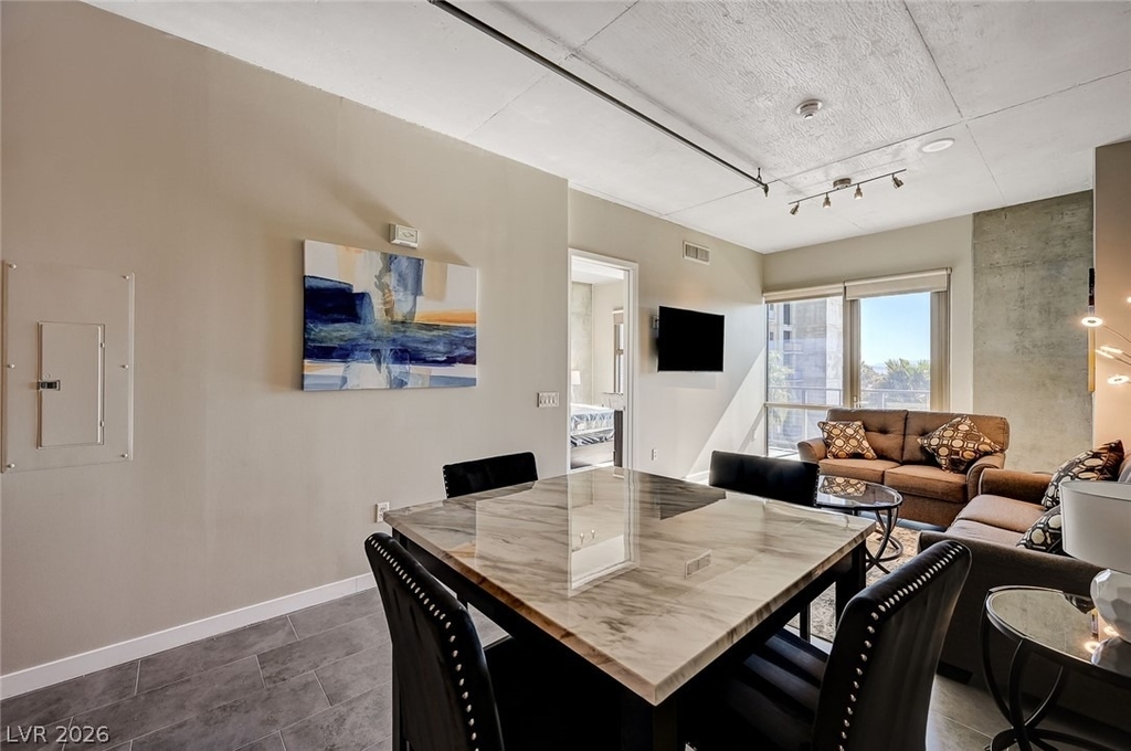 353 E Bonneville Avenue - Photo 8