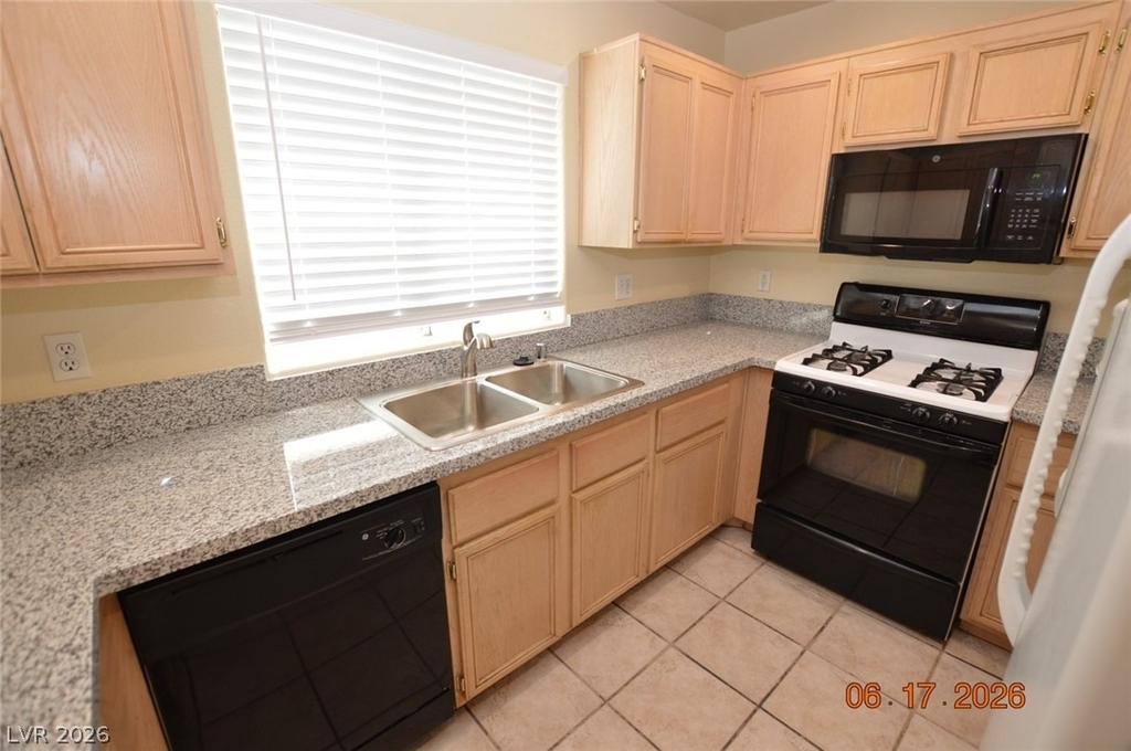 5738 Wind Dancer Drive - Photo 4
