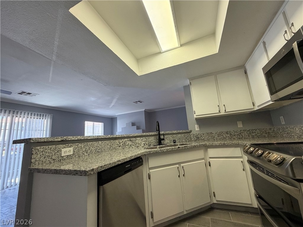 8600 W Charleston Boulevard - Photo 2