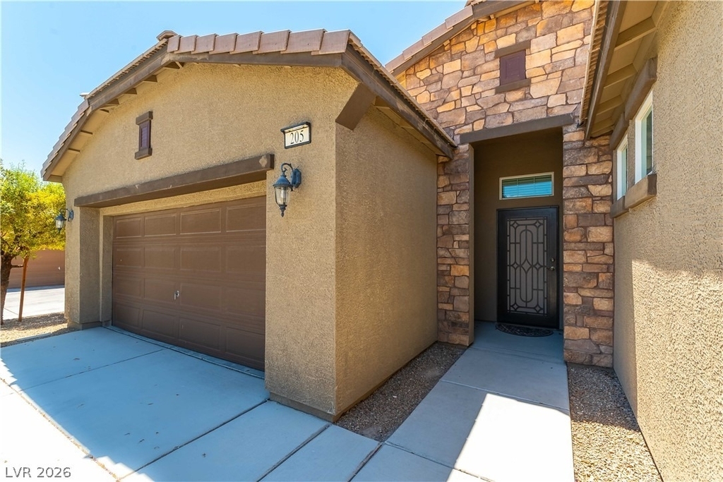 205 Dela Cruz Avenue - Photo 1