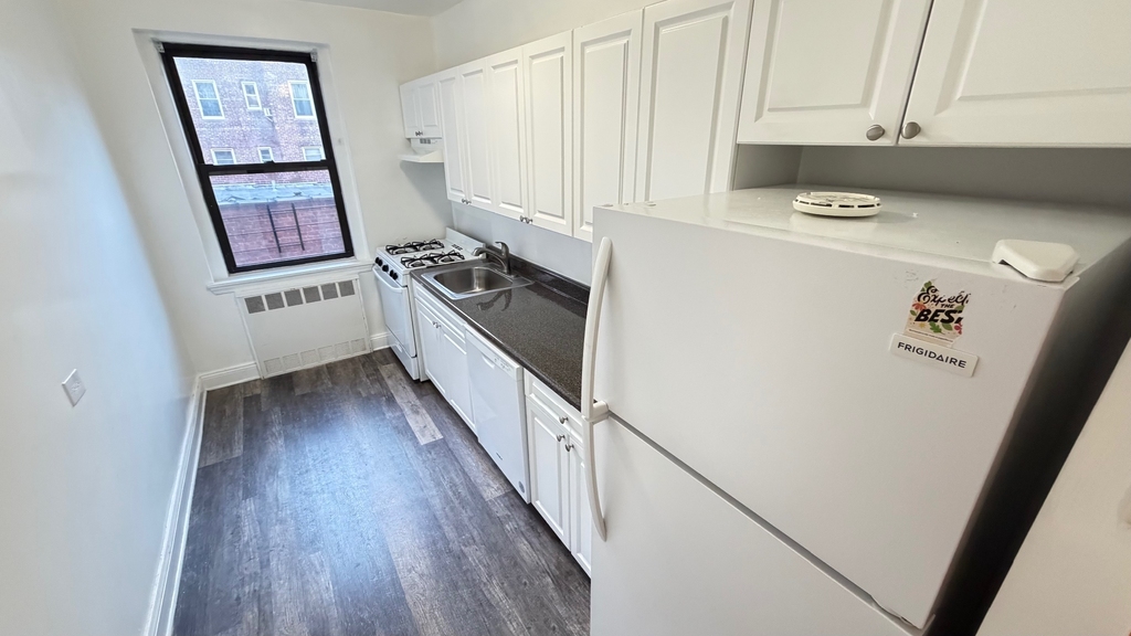 65-65 Booth Street - Photo 0