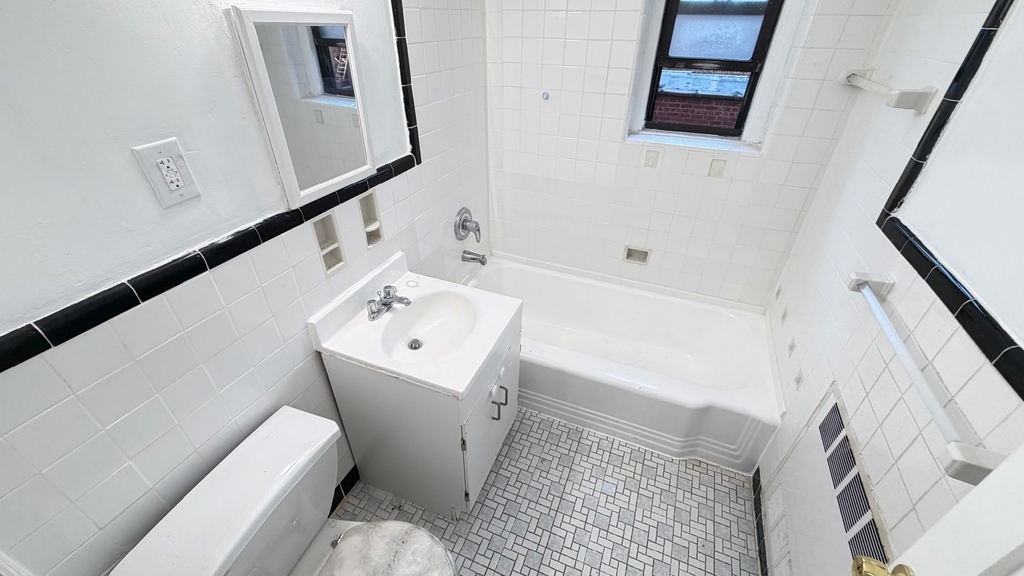 65-65 Booth Street - Photo 15