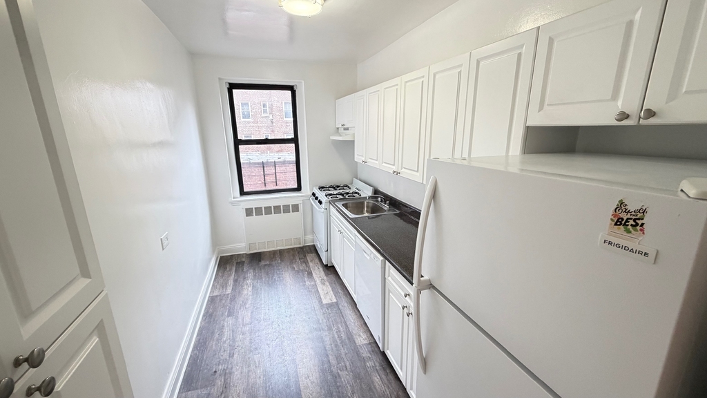 65-65 Booth Street - Photo 2