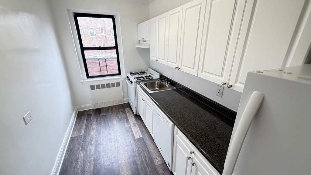 65-65 Booth Street - Photo 3