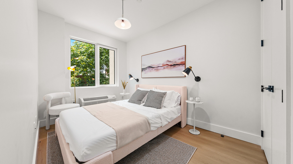 102 E 53rd St  - Photo 6