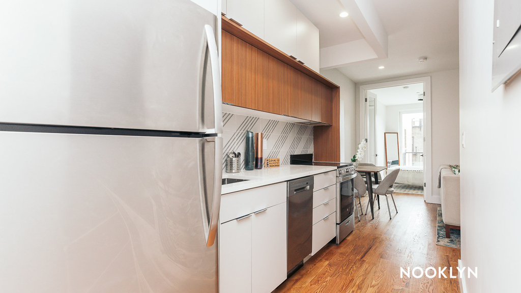250 Lenox Rd - Photo 1