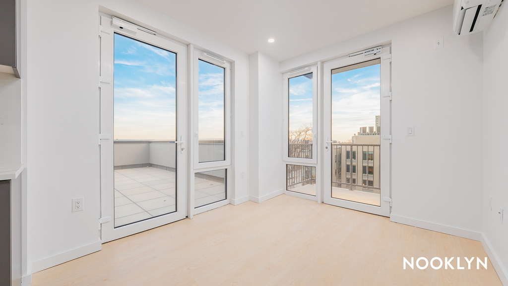 1499 Bedford Ave - Photo 1