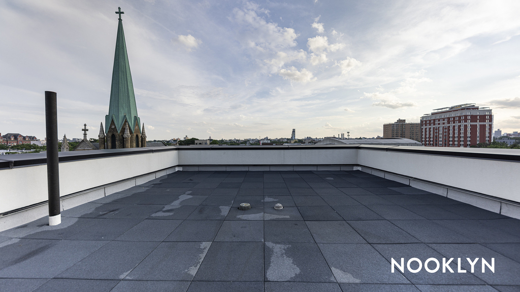 589 Knickerbocker Ave - Photo 1