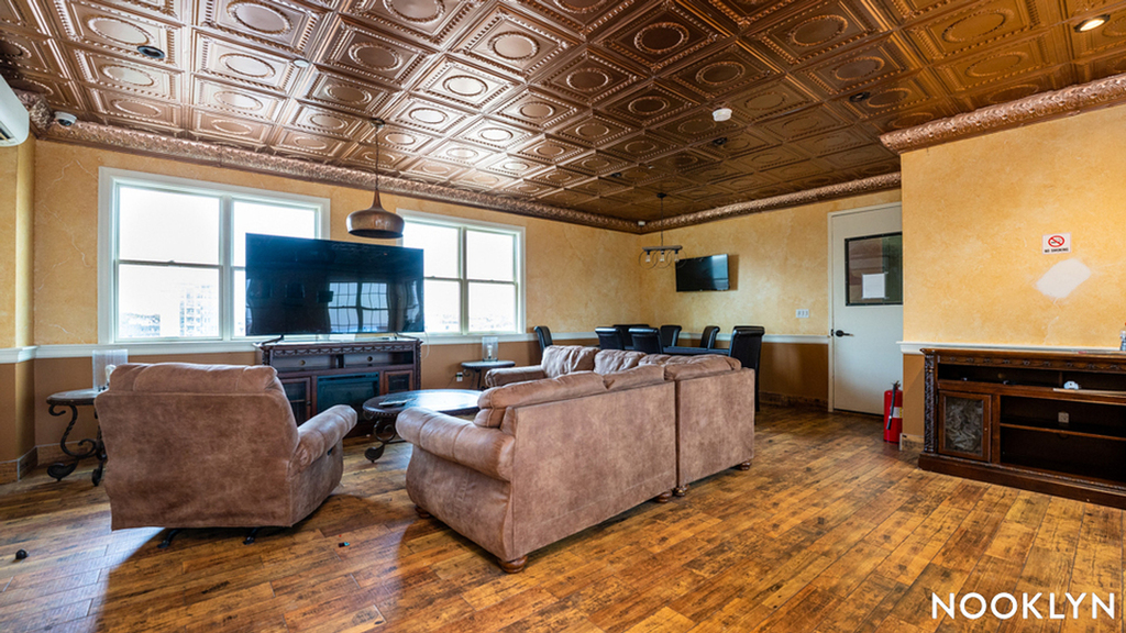 1359 Myrtle Ave  - Photo 5