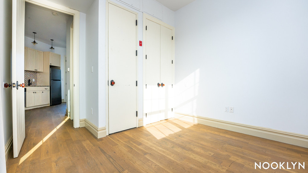 1359 Myrtle Ave  - Photo 17