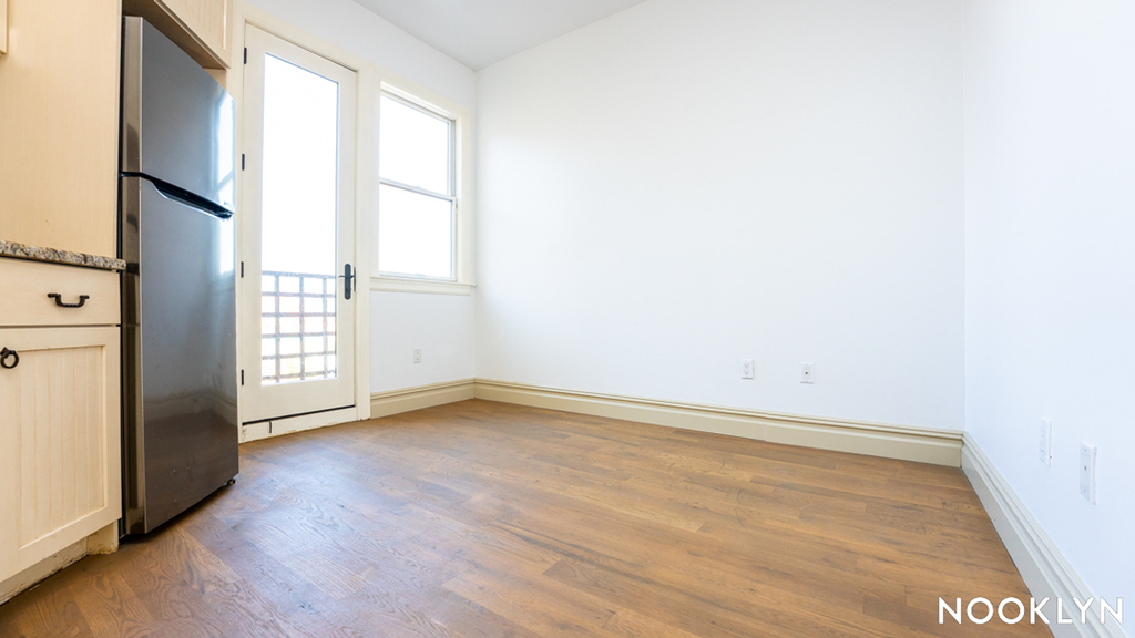 1359 Myrtle Ave  - Photo 13