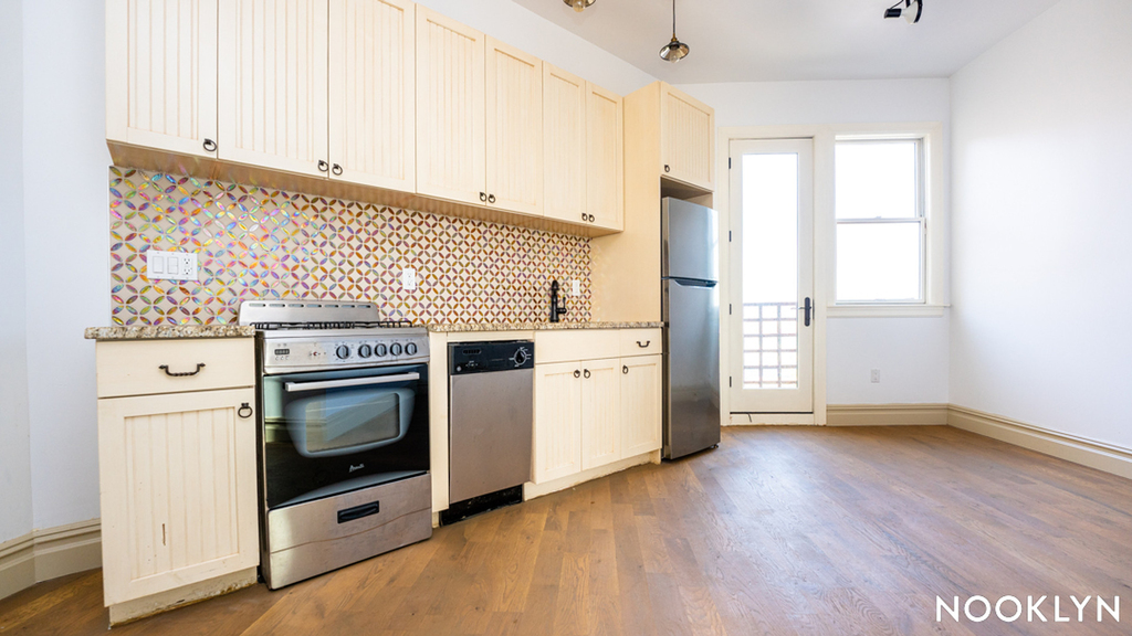 1359 Myrtle Ave  - Photo 12
