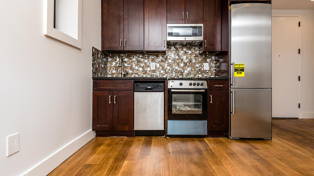 6702 60th St - Photo 0