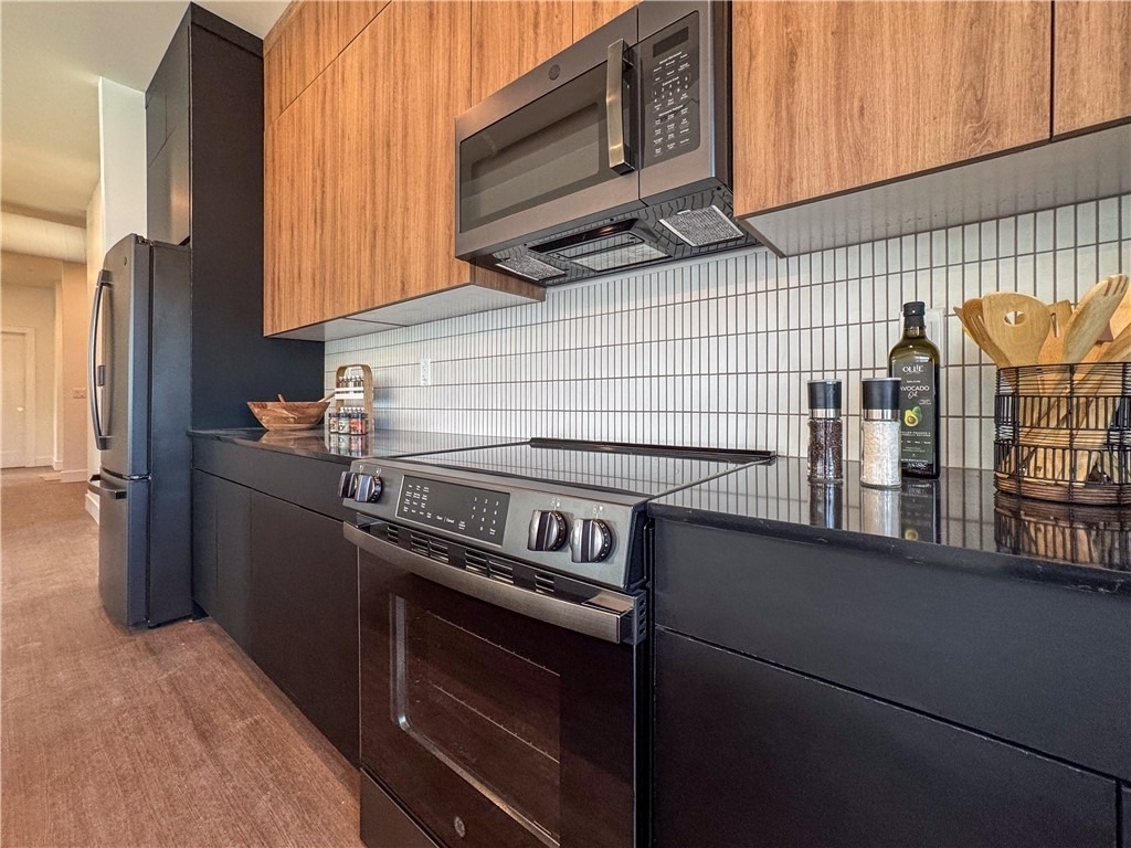 75 Monroe Avenue - Photo 3