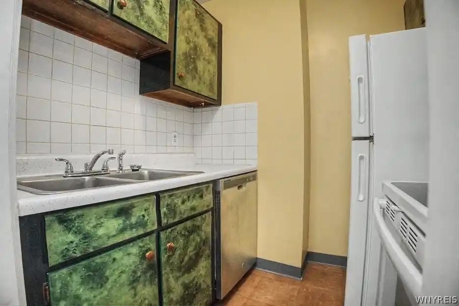 493 Delaware Avenue - Photo 35
