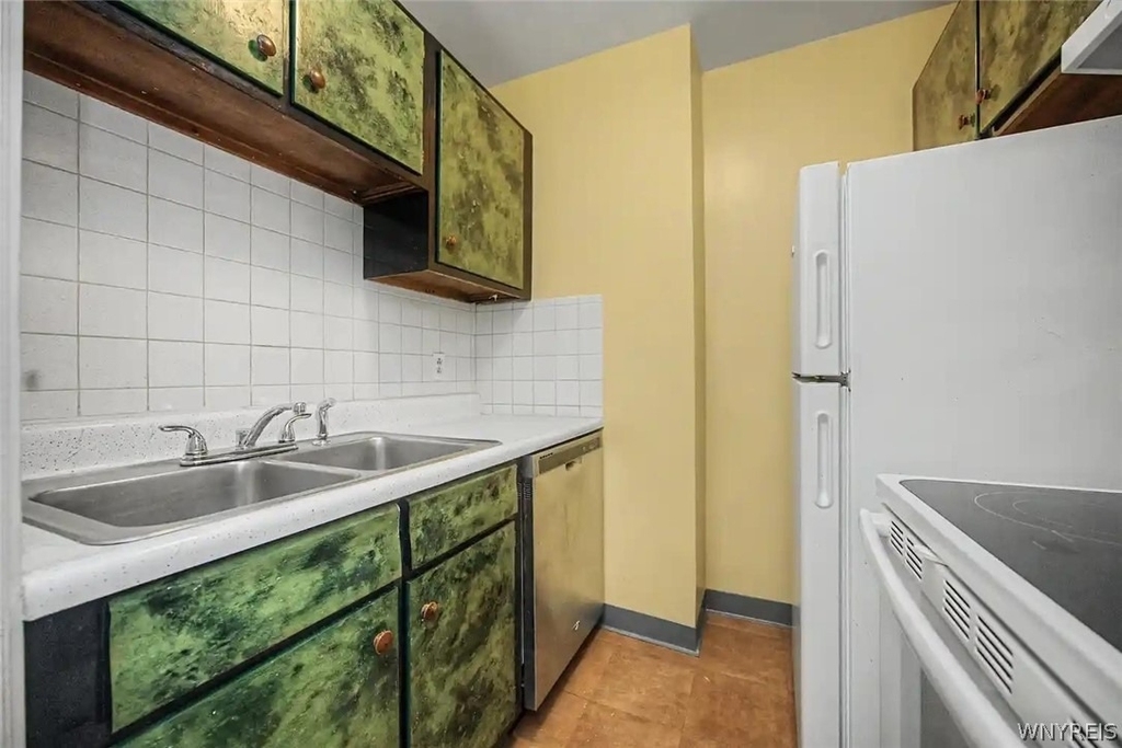 493 Delaware Avenue - Photo 18