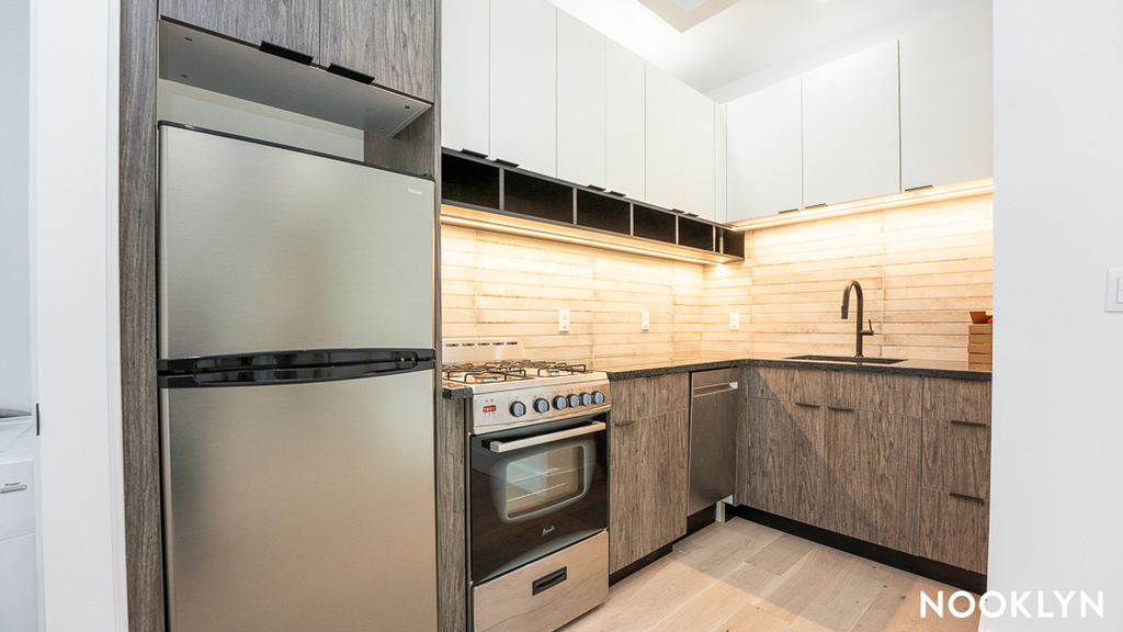 491 Evergreen Ave - Photo 7