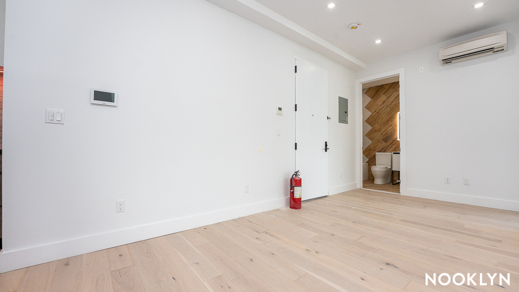491 Evergreen Ave - Photo 5