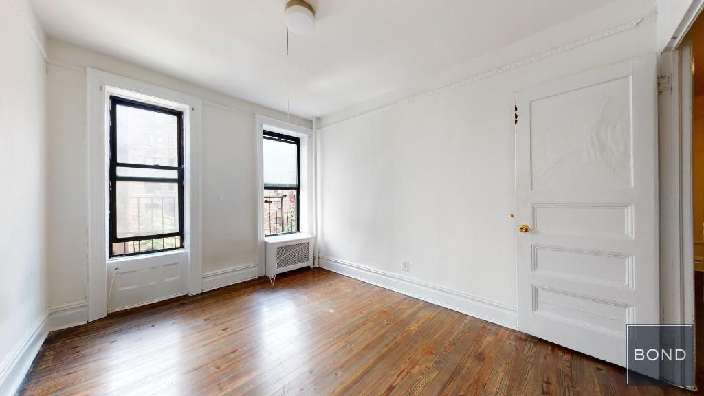 1427 York Avenue  - Photo 3