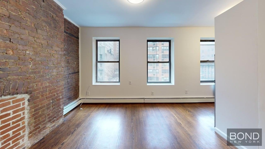 517 3rd Avenue Apartment 7  - Photo 1