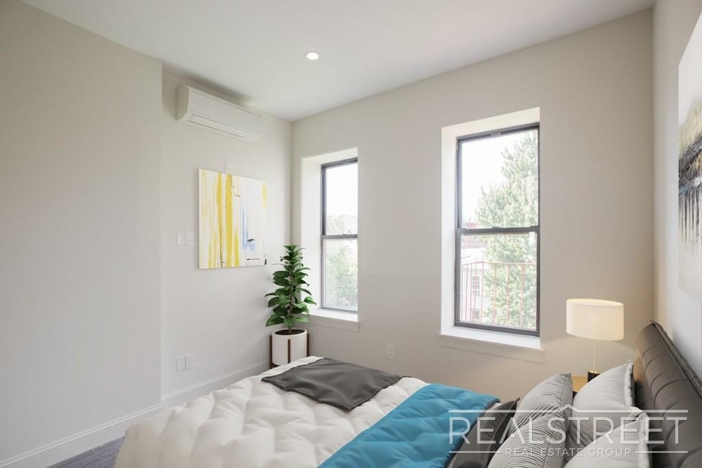 2351 Pacific St - Photo 3