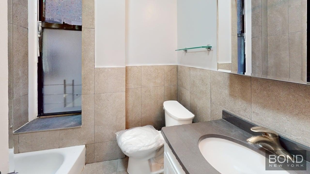 East 91st Street - Photo 5
