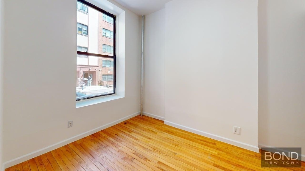 East 91st Street - Photo 6
