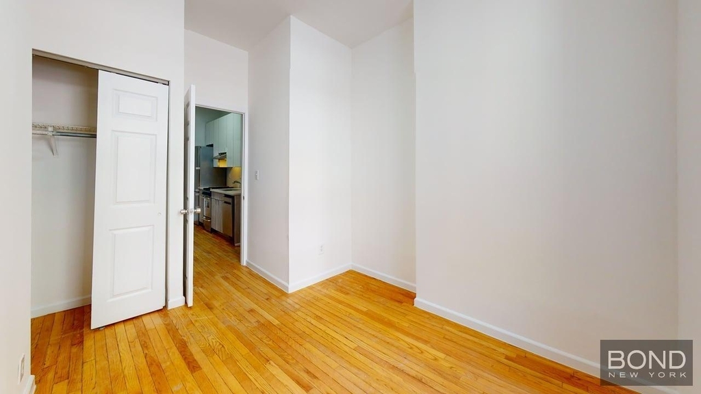East 91st Street - Photo 7