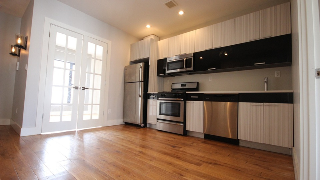 443 Harman St  - Photo 9