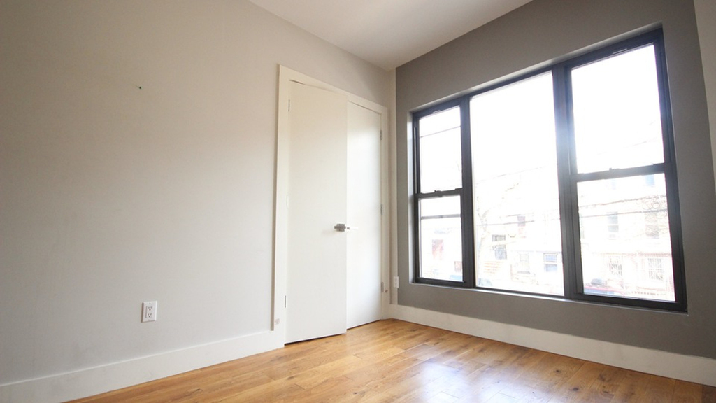 443 Harman St  - Photo 6