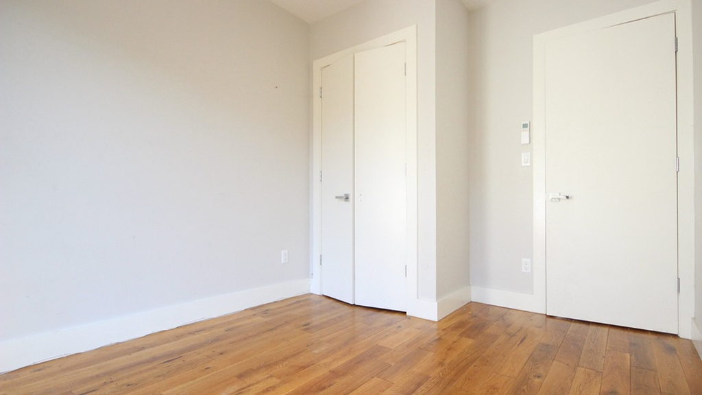 443 Harman St  - Photo 8