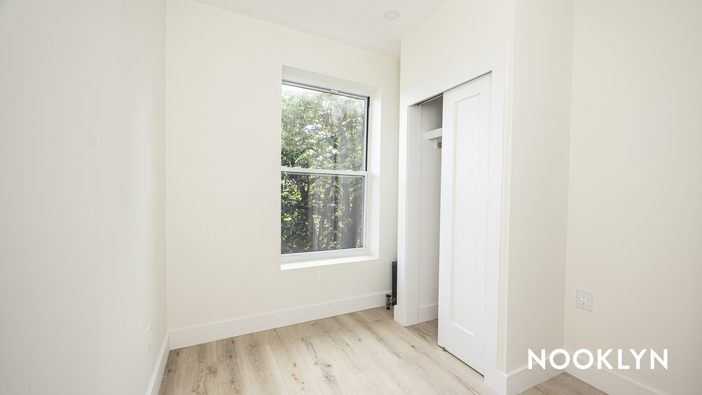 32 Patchen Ave - Photo 2